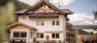 Apartment 'Adlerhorst Zaunkoenig' with Private Terrace and Wi-Fi