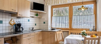 Appartamento 'Adlerhorst Zaunkoenig' con terrazza privata e Wi-Fi