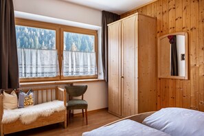 1 quarto, Wi-Fi de cortesia, roupa de cama