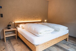 2 多间卧室、免费 WiFi、床单