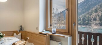 Appartamento 'Adlerhorst Blaumeise' con balcone, giardino in comune e Wi-Fi