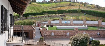 Vacation Home "Sweet Life" with Shared Pool, Private Terrace & Wi-Fi