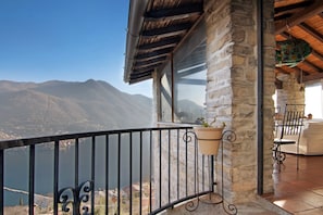 Property grounds - Apartment "Stone house and dependance 7 pers" with Lake View & Wi-Fi (Moltrasio)