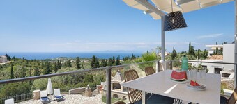 "Villa Nefeli" with Sea View, Private Pool & Wi-Fi