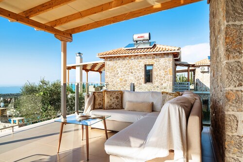 "Villa Natalia" with Sea View, Private Pool & Wi-Fi