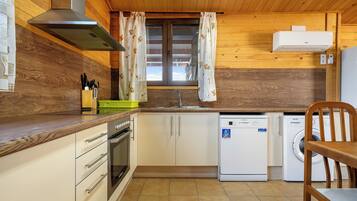 KĂŒhlschrank, Mikrowelle, Ofen, Herdplatte