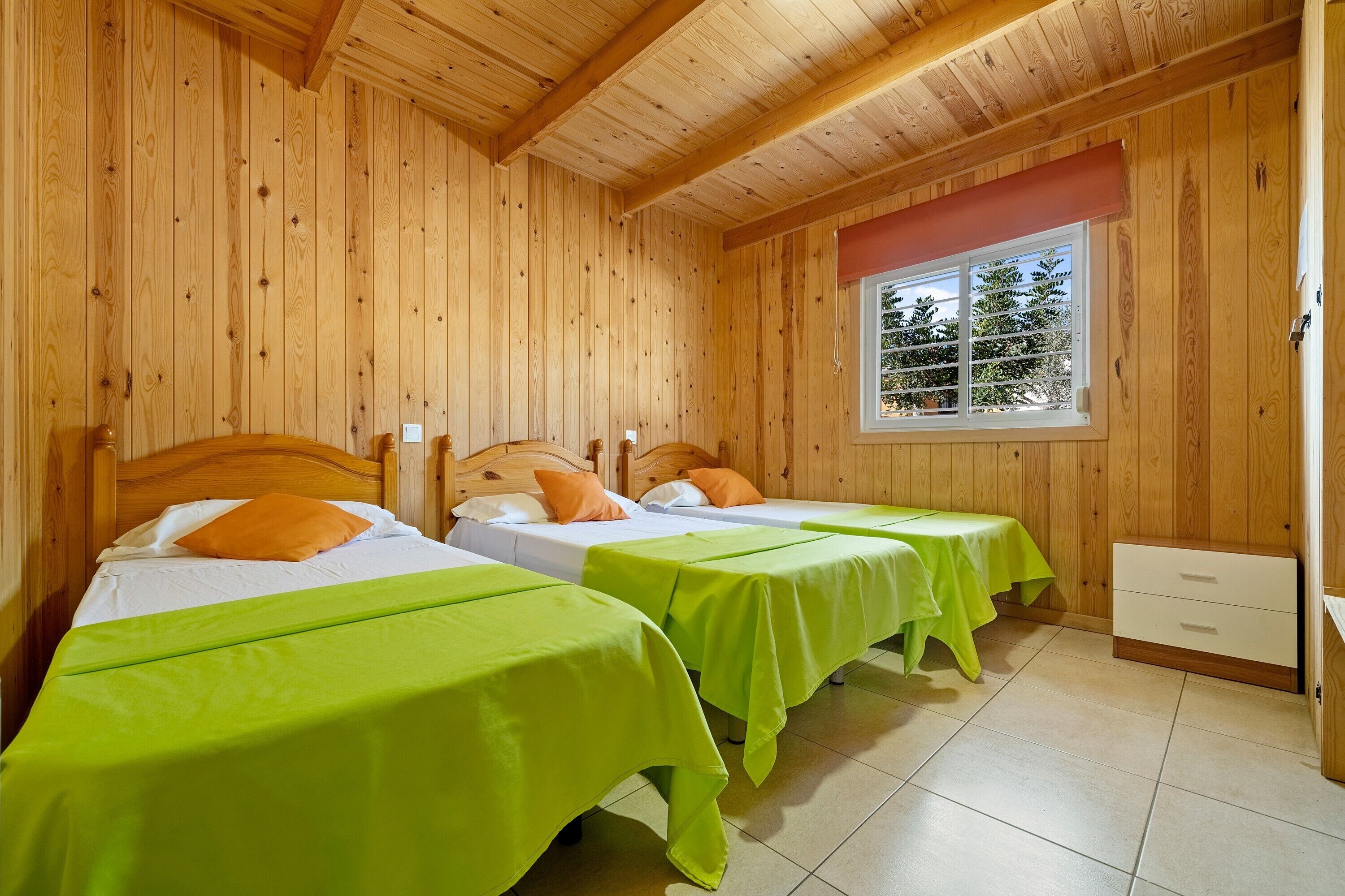 4 chambres, Wi-Fi gratuit, draps fournis