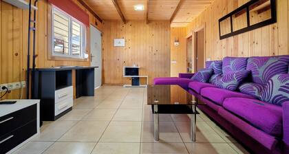 Holiday Home "Delta" with Shared Pool, Garden & Wi-Fi