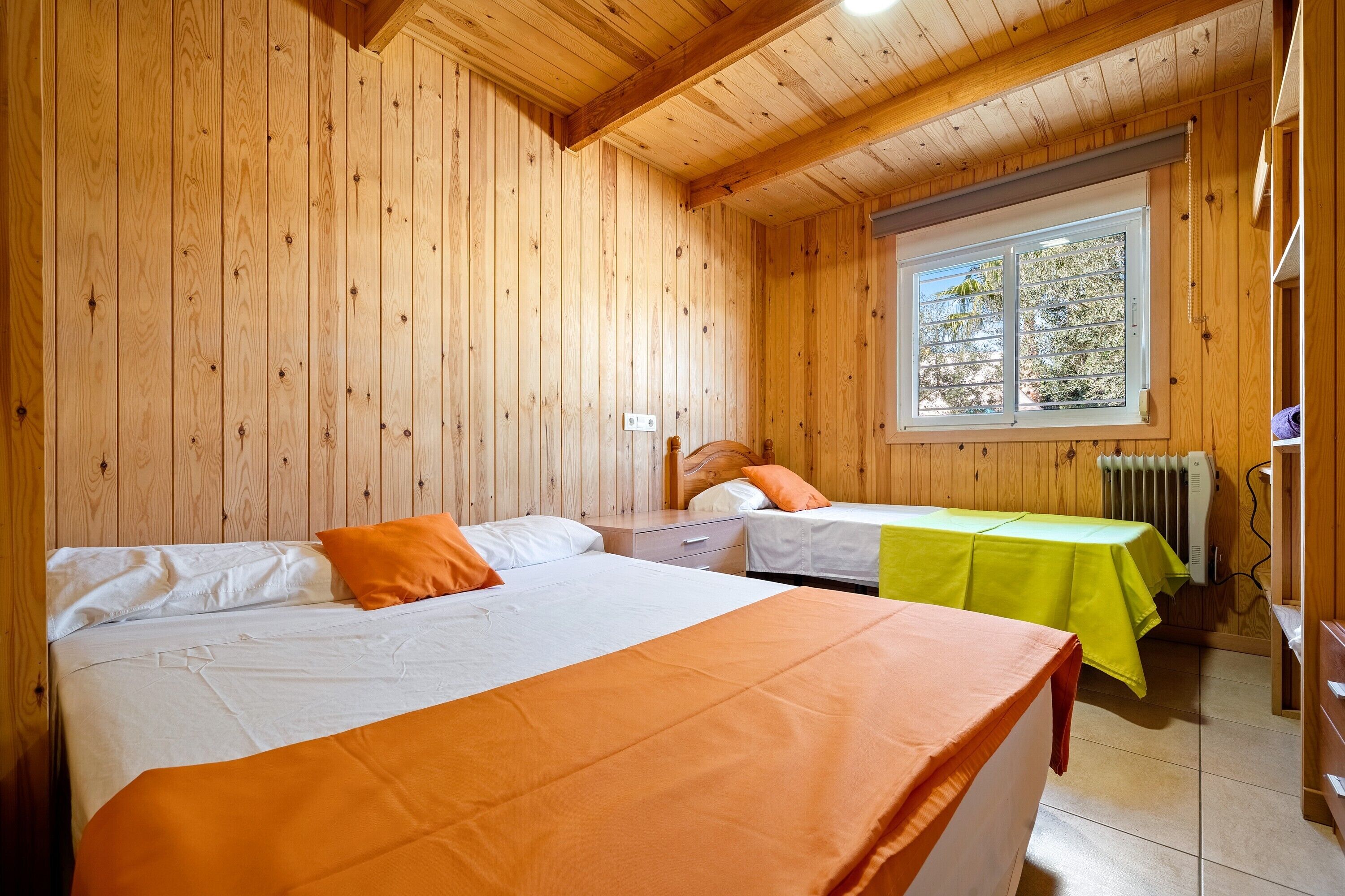 4 bedrooms, free WiFi, bed sheets