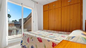 3 bedrooms, free WiFi, bed sheets