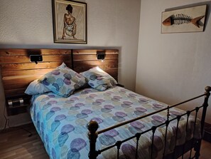 1 bedroom, iron/ironing board, free WiFi, bed sheets - 2-Star Apartment "Chez Domi résidence front de mer" with Terraces & Wi-Fi (Frontignan)