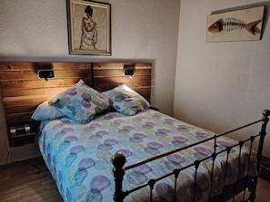 1 bedroom, iron/ironing board, free WiFi, bed sheets
