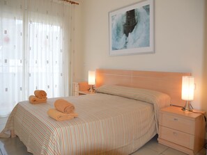 2 slaapkamers, een strijkplank/strijkijzer, gratis wifi, beddengoed