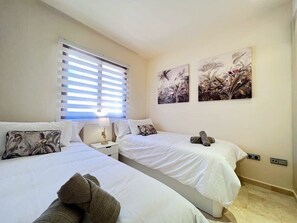 2 soveværelser, sengetøj