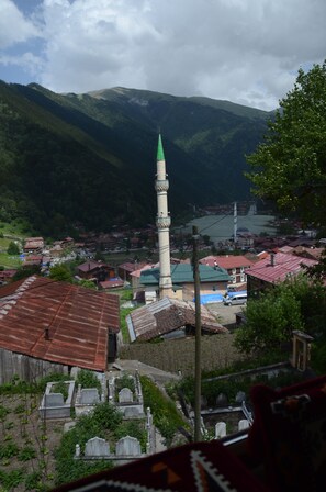 Family Apartment, Lake View | Balcony view - Granoglu Apart (Trabzon)