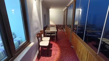 Departamento familiar, vista al lago | Balcón