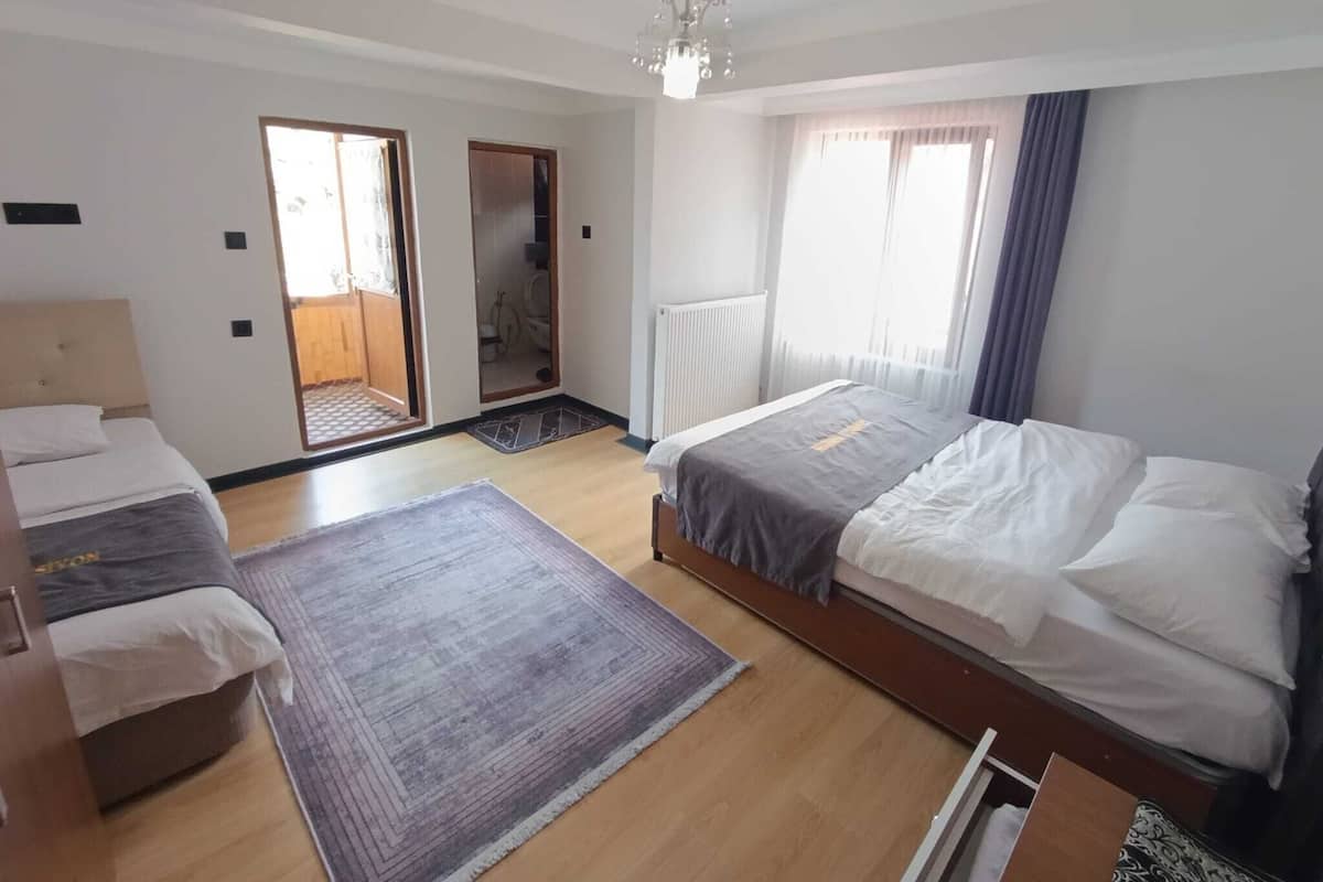 Standard Apartment | Iron/ironing board, free WiFi