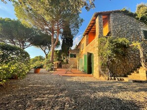 Exterior - Il Pogetto: Elegant Villa with amazing view (Cala Moresca)