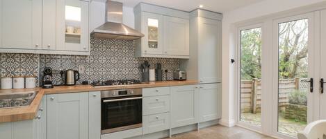 Fridge, dishwasher, electric kettle, toaster