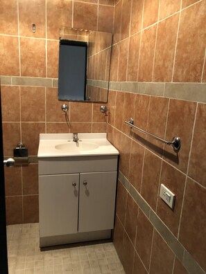 Shower, hair dryer, towels, toilet paper - BEAUTIFUL APARTMENT WITH TERRACE IN THE CENTER OF LOBO (Cholula)