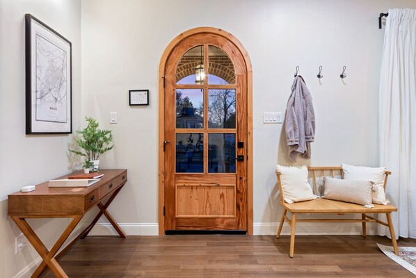 المنشأة من الداخل