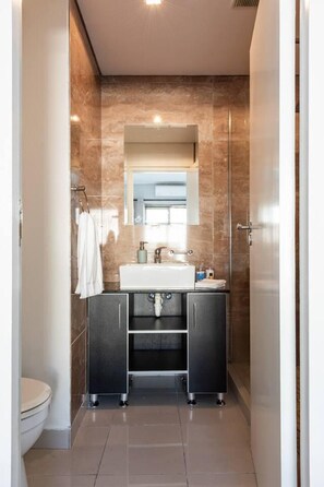 Apartment | Bathroom | Combined shower/tub, deep soaking tub, hair dryer, towels - 3-bed, Sleeps 6, Free Parking (Cape Town)
