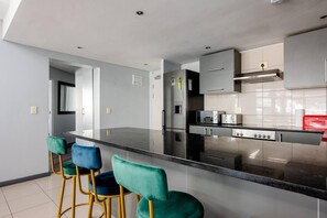 Apartment | Private kitchen | Fridge, microwave, oven, stovetop - 3-bed, Sleeps 6, Free Parking (Cape Town)