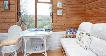 2 bedroom accommodation in Clyst Honiton, near Exeter