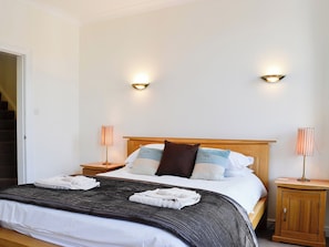 3 bedrooms, free WiFi, bed sheets