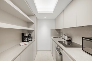 Fridge, microwave, oven, stovetop - Maddox Street - 2 bed (London)