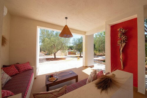 TD Lamia Porta Rossa, Countryside w/Olive Trees