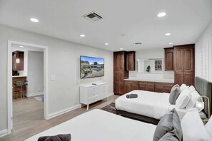 7 chambres, fer et planche à repasser, lit de bébé portatif, Wi-Fi
