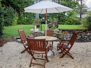 Outdoor dining - 2 bedroom accommodation in Alford (Alford)