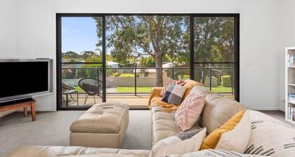 Coastal Oasis: Barwon Heads Pet-Friendly Getaway