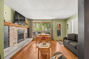 Smart TV, Netflix, streaming services - Mountain Paradise | Ski-in/Out | Lower Village (Panorama)