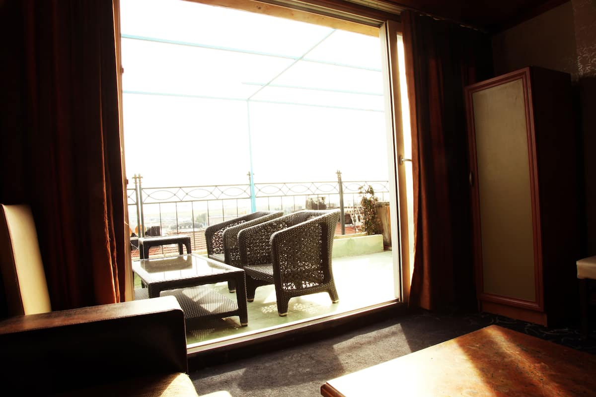 Studio Suite Klasik, 2 Tempat Tidur Double, Boleh Merokok, pemandangan laut | Teras/patio