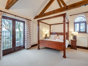 4 chambres, accès au Wi-Fi (inclus), literie fournie