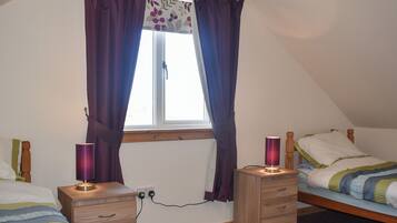 4 makuuhuonetta, ilmainen Wi-Fi, vuodevaatteet