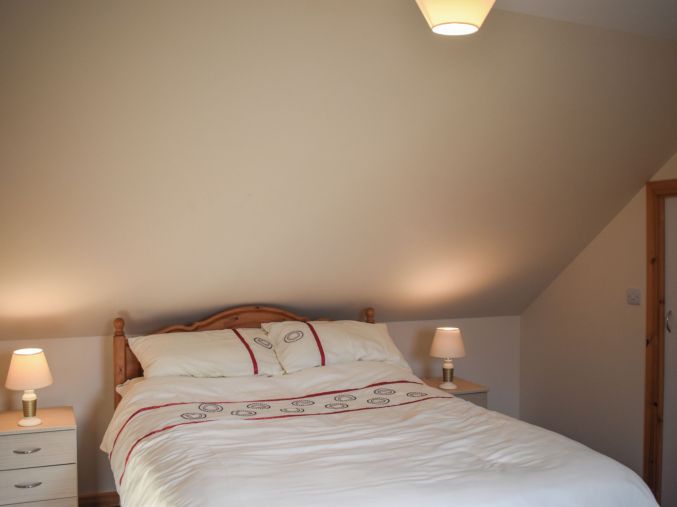 4 bedrooms, free WiFi, bed sheets