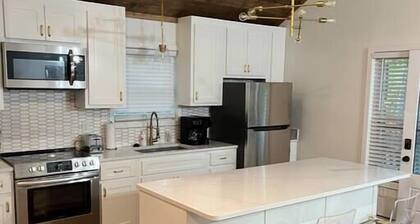 Book Fall B4 Sold Out+HotTub+OutdoorFP+Private+GR8 Coffee