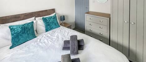 2 bedrooms, free WiFi, bed sheets