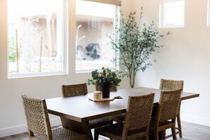 Dining - Avery: Resort Access + Golf + Sand Dunes (Hurricane)
