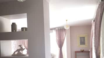 Luxury Double Room | Individually decorated, individually furnished, free WiFi, bed sheets