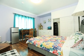 1 bedroom, desk, free WiFi, bed sheets