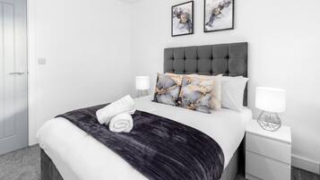 2 Schlafzimmer, Bügeleisen/Bügelbrett, kostenloses WLAN, Bettwäsche