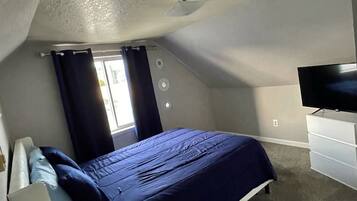 2 makuuhuonetta, silitysrauta/-lauta, ilmainen Wi-Fi, vuodevaatteet