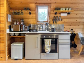 Highchair, griddle - Hayfield Haven-UK40691 (Crowhurst)