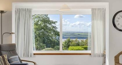 Spacious Apartment in Rock, Private Parking