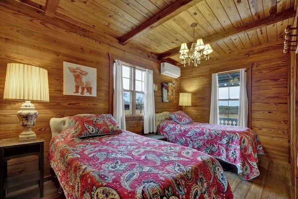 2 bedrooms, free WiFi, bed sheets