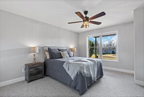 4 soverom, strykejern/-brett, reiseseng for barn og wi-fi (inkludert)